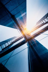 Szkolenia BHP online - czy są równie skuteczne jak tradycyjne szkolenia stacjonarne?